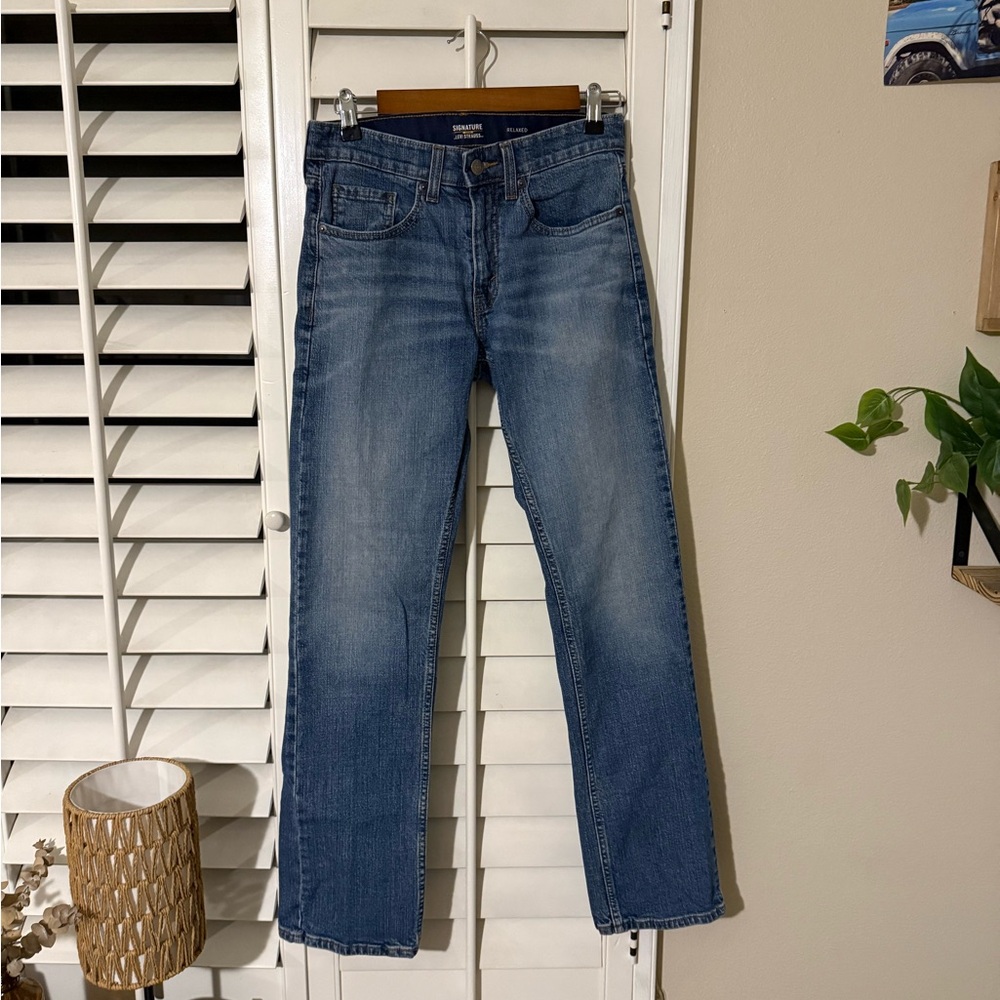 2 Levi Strauss jeans 28”x32” relaxed fit light and dark pair